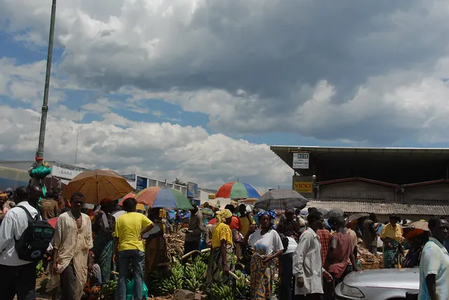 Bujumbura market - Flickr - Dave Proffer