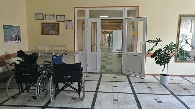 Fervoja hospitalo en Tjumeno 02